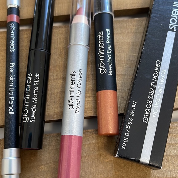 Glo skin beauty bundle of 5 assorted beauty items - Picture 4 of 10